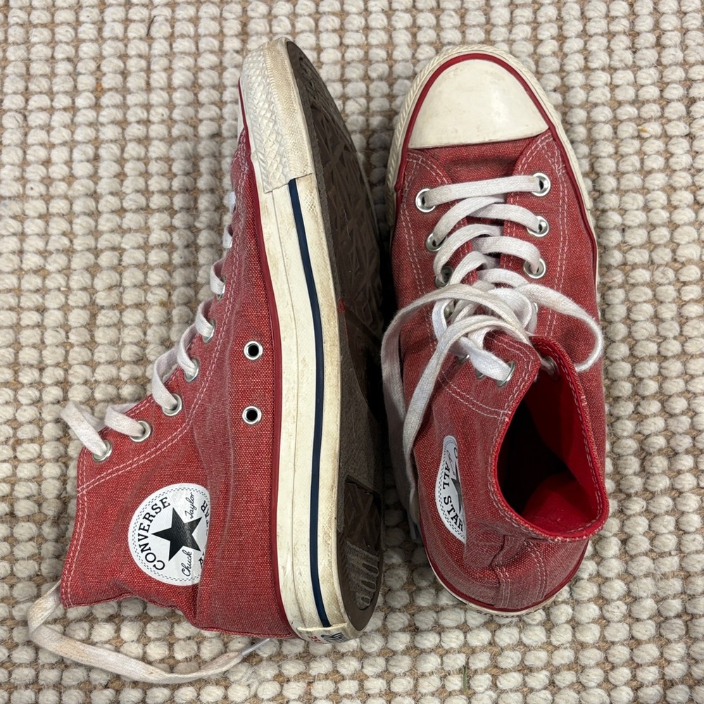 Converse Chuck Taylor All Star High Tops – Red (Faded)